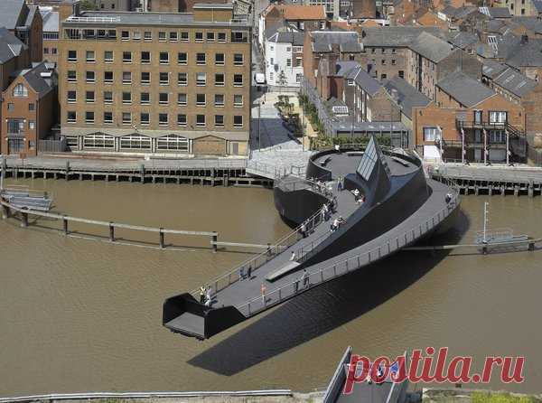 УНИКАЛЬНЫЙ РАЗДВИЖНОЙ МОСТ В АНГЛИИ