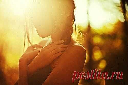 Иногда, лучше отпустить, переболеть, постараться забыть, чем всю жизнь держать, любить и мучиться.