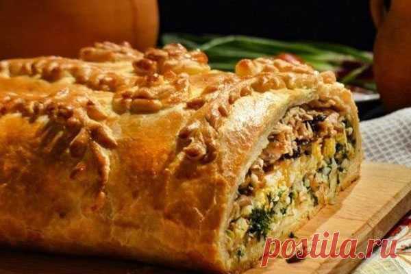 Кулебяка с мясом, грибами и картофелем

Очень вкусный пирог с шикарной начинкой. Мясо с грибами, да еще картошечка для мягкости. Ну просто невозможно устоять!