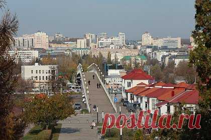 Белгородский губернатор сообщил об атаке ВСУ нескольких муниципалитетов. За последние сутки несколько муниципалитетов Белгородской области подверглись атаке Вооруженных сил Украины. О последствиях ударов сообщил губернатор региона Вячеслав Гладков. Так, в Грайворонском городском округе атаке дрона-камикадзе подвергся инфраструктурный объект связи. Два человека пострадали.