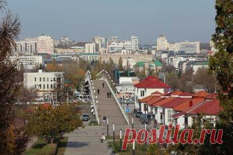 Белгородский губернатор сообщил об атаке ВСУ нескольких муниципалитетов. За последние сутки несколько муниципалитетов Белгородской области подверглись атаке Вооруженных сил Украины. О последствиях ударов сообщил губернатор региона Вячеслав Гладков. Так, в Грайворонском городском округе атаке дрона-камикадзе подвергся инфраструктурный объект связи. Два человека пострадали.