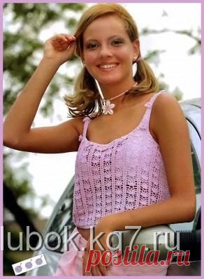 Вязаный розовый топ на бретелях.