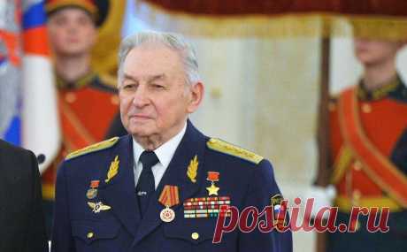 Умер бомбивший Берлин замглавкома ВВС СССР Решетников. Решетников был в числе пилотов Дальней авиации, наносивших удары по Берлину в годы войны, после 1945 года он остался в ВВС и участвовал в испытаниях ядерного оружия. Последний полет он совершил в 2004 году