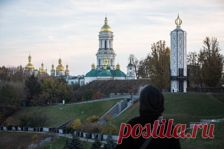 На Украине предложили продлить военное положение. В Раду внесен закон о продлении военного положения на Украине. Отмечается, что военное положение хотят продлить до 16 февраля 2024 года. Предыдущее продление действует до 15 ноября. Как сообщил ранее депутат Верховной Рады Ярослав Железняк, закон внес президент Украины Владимир Зеленский.