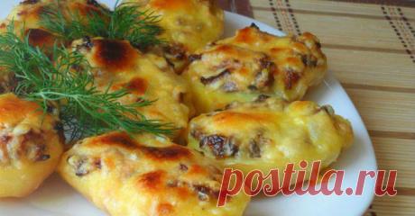 запеченная картошка с грибами.