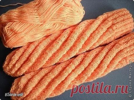 Как связать носки по спирали без вывязывания пятки

Носки по спирали. Очень понравилось вязать. Пятку вывязывать не надо. Получаются без размера. Но надо подобрать соответствующее количество петель, чтобы носки хорошо облегали ножку и не сползали.

Спиральные носки теплые и удобные, легко и быстро вяжутся. Любят и взрослые, и дети (проверила на своих родных и близких - все носят с удовольствием).
Подобрала пряжу, спицы для кругового вязания 5шт.- №2.
Процесс вязания сводит...