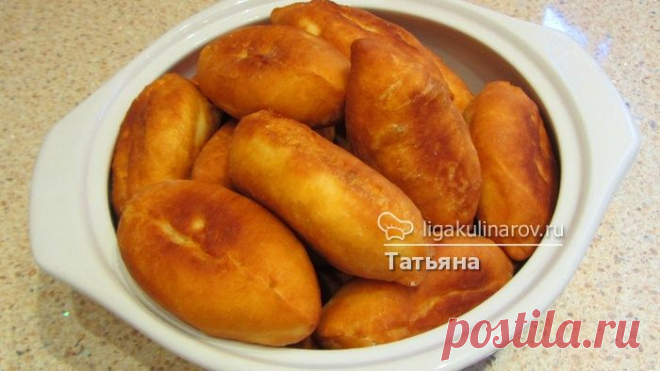 Рецепт приготовления жареных пирожков с начинкой из груздей и риса от Лиги Кулинаров.
