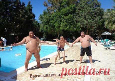 ЖМИ  КЛАСС - И  ДРУЗЬЯ  ТОЖЕ  УВИДЯТ  ЭТИ  ПРИКОЛЬНЫЕ ФОТО,  И  ТОЖЕ  УЛЫБНУТСЯ !!!   :-)