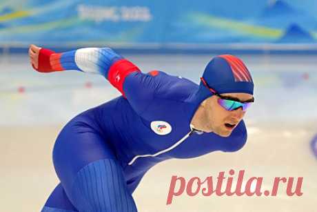 Российский конькобежец обратился к психологу из-за четвертого места на Олимпиаде. Российский конькобежец Сергей Трофимов рассказал о том, как справлялся с эмоциями после выступления на дистанции 5000 метров на зимней Олимпиаде-2022 в Пекине. По словам спортсмена, он обратился к психологу Жанне Семак, которая помогла ему настроиться на дальнейшую работу.