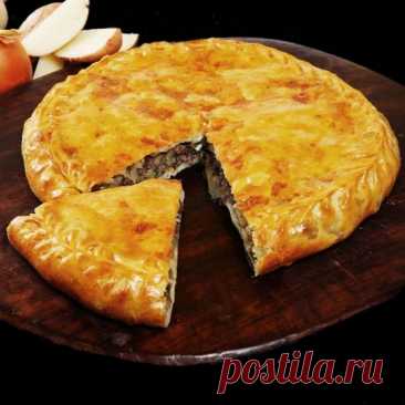 ​Чуду с курицей и картошкой Ингредиенты:Для начинки:
Куриный фарш &mdash; 800 г&nbsp;Картошка &mdash; 2 шт.&nbsp;Зелень &mdash; по вкусу&nbsp;Лук, большой &mdash; 1 шт.&nbsp;Соль &mdash; по вкусу&nbsp;Тимьян &mdash; 1 ч. л.&nbsp;Яйцо &mdash; для смазыванияДля теста:Мука &mdash; 1 кг&nbsp;Вода &mdash; 600...