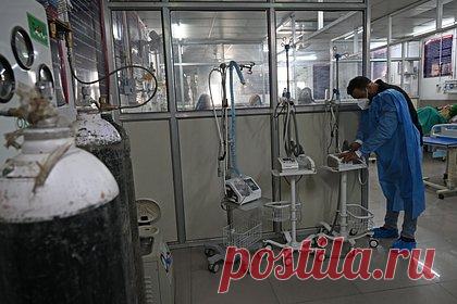 Победитель шоу талантов оказался на ИВЛ из-за загадочной болезни. 44-летний американский певец и автор песен, победитель шоу талантов Майкл Гримм оказался подключен к аппарату искусственной вентиляции легких из-за загадочной болезни. Как рассказала в социальных сетях жена артиста Люси, в последнее время Гримм чувствовал себя плохо и с трудом выходил на сцену.