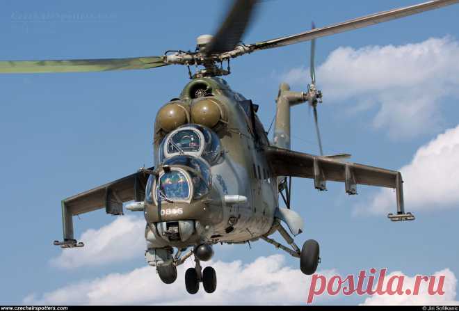 Czech - Air Force - Mil Mi-24V Hind 0815 - czechairspotters.com