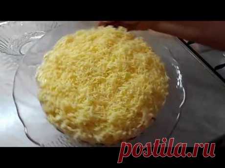 САЛАТ С ГРИБАМИ,КУРИЦЕЙ И  АНАНАСАМИ