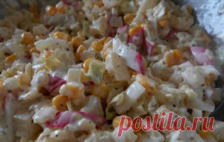 Салат с крабовыми палочками и ананасом