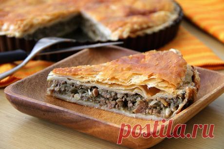 Мясной пирог с баклажанами и кедровыми орешками - Моя Кухня