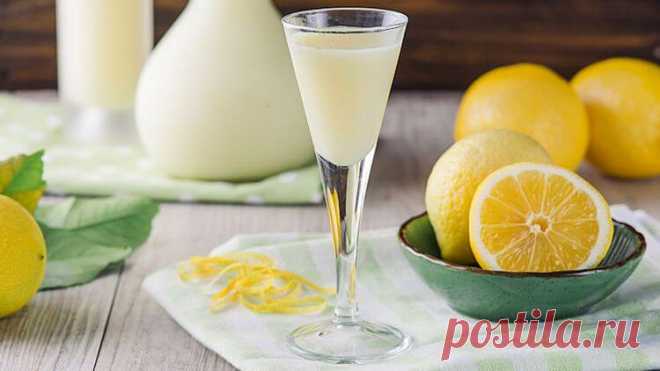Кремовый Лимончелло (Crema di Limoncello) Рецепт кремового Лимончелло - лимонный ликер с молоком. Простой напиток с не простым вкусом.