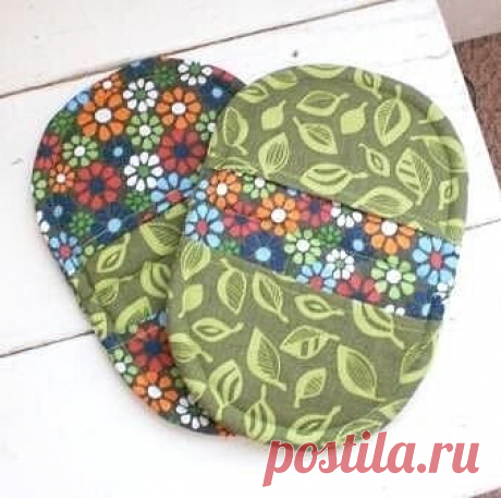 Идеи для прихваток.

Как сшить красивые прихватки для кухни своими руками - идеи для мастериц. Такой полезный, и в то же время декоративный кухонный аксессуар может преобразить убранство кухни и подарить хорошее настроение. Потрясающе выглядят, удобно держатся на руке, можно подвешивать за петельку.