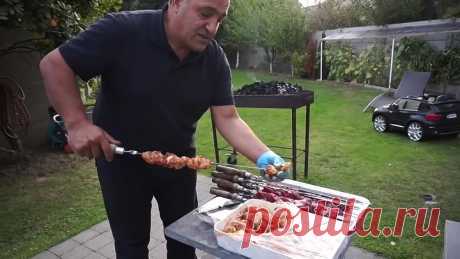 Шашлык из говяжьего филе с овощным салатом. Рецепт от Жоржа