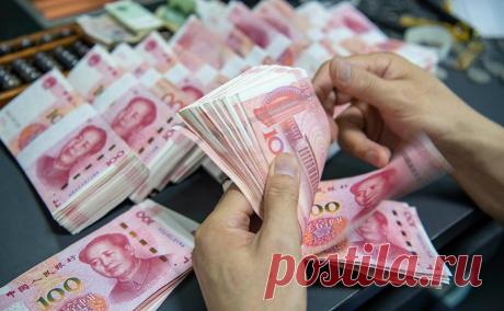 Reuters узнал о недовольстве Индии из-за оплаты российской нефти в юанях. Правительство Индии недовольно решением компаний оплачивать поставки российской нефти в юанях, пишет Reuters. Раньше Москва и Нью-Дели пытались проводить платежи в рупиях, но отказались от них из-за торгового дисбаланса