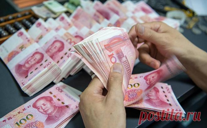 Reuters узнал о недовольстве Индии из-за оплаты российской нефти в юанях. Правительство Индии недовольно решением компаний оплачивать поставки российской нефти в юанях, пишет Reuters. Раньше Москва и Нью-Дели пытались проводить платежи в рупиях, но отказались от них из-за торгового дисбаланса