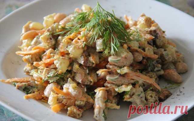 Очень вкусные салаты с белой фасолью и сухариками
