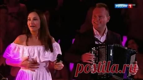 Афина - А любовь проказница!