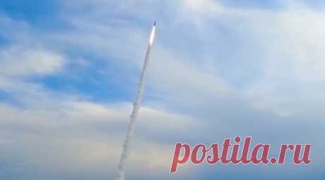 Расчёты ЗРК «Бук» сбили реактивные снаряды HIMARS на Южно-Донецком направлении. Расчеты зенитных ракетных комплексов «Бук» группировки войск «Восток» уничтожили несколько снарядов РСЗО HIMARS в ходе несения боевого дежурства на Южно-Донецком направлении. Эти снаряды имеют сверхнизкую радиолокационную заметность, обнаружить и поразить такую цель сложнее всего. По словам зенитчиков, интенсивность применения противником такого вооружения на данном участке фронта остается высокой. Читать далее
