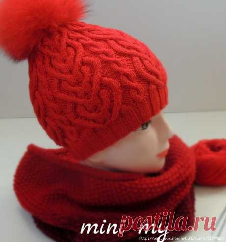 Шапка осенне-зимняя, бесшовная, с немного удлиненной макушкой "Heart weave "