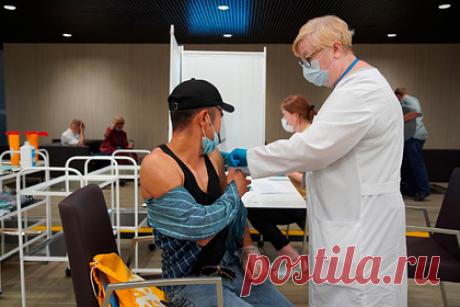 Глава Минздрава назвал регионы с самыми низкими темпами вакцинации. Глава Минздрава Михаил Мурашко оценил темпы вакцинации в разных регионах страны. По его словам, наиболее медленно с иммунизацией населения справляются в Тульской области и Карачаево-Черкесии, Кемеровской и Ростовской областях, а также в Северной Осетии. Среди регионов-лидеров оказались Калмыкия и Приморье.