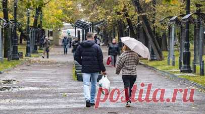Синоптик Тишковец: в Москве и области ожидается похолодание и осадки в октябре. Ведущий специалист центра погоды «Фобос» Евгений Тишковец в эфире радио «Комсомольская правда» рассказал, что в центральной части России во второй половине октября температура воздуха будет постепенно понижаться. Читать далее
