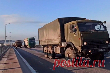 Еще одна колонна автомобилей ЗВО отправилась в пункт дислокации после учений. Еще одна колона автомобилей подразделений Западного военного округа (ЗВО) начала возвращение в пункт постоянной дислокации после учений. Об этом сообщили в Минобороны, передает РИА Новости. «Подразделения ЗВО продолжают возвращение в пункты постоянной дислокации после плановых учений», — сказали в ведомстве.