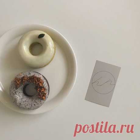 보통의 존재로 충분히 행복하기 в Instagram: «#🍩#🍩☕️» 21 отметок «Нравится», 2 комментариев — 보통의 존재로 충분히 행복하기 (@s__0o0o) в Instagram: «#🍩#🍩☕️»