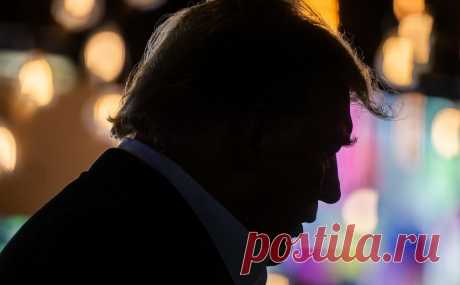 Полиция пригласила Трампа в тюрьму фразой о круглосуточной работе. Трампа вместе с другими обвиняемыми поместят под арест в тюрьму округа Фултон, им предписано явиться до 25 августа. Его обвиняют в попытке подделать результаты выборов 2020 года в Джорджии. Бывший президент не признает свою вину.