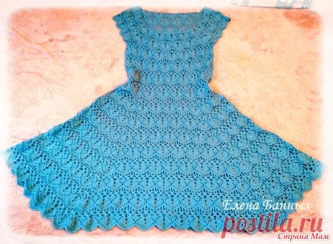 Женское платье крючком. Вариант расклешения геометричного узора Всем доброго дня!  Связала платье еще в конце лета, хотела красиво отфотографировать на природе, прежде чем делиться. Но возможности не представилось.