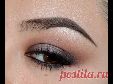 Maquillaje de ojos ahumado para párpados caídos