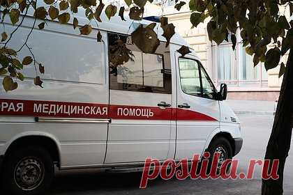 Россиянина с насквозь проткнутой вилами головой спасли. Спасатели муниципальной аварийно-спасательной службы Новосибирска спасли мужчину, голову которого насквозь проткнули вилы. Сотрудники распилили и разъединили зубья вил, а после окончания операции передали мужчину хирургам. Каким образом вилы проткнули голову мужчины, не уточняется.
