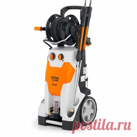 Stihl RE 282 PLUS - удобная в эксплуатации мойка с высоким давлением. Продолжительность срока службы обеспечивается наличием металлических поршней и латунной головки насоса. Благодаря мощному двигателю мойка имеет высокую производительность очистки. Имеется манометр (по центру), алюминиевая телескопическая ручка, передний откидной кожух, ручка для транспортировки, регулятор давления и расхода, поворотный держатель сетевого кабеля, армированный высоконапорный шланг.