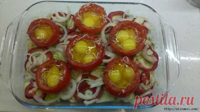 Порционные помидорчики с яйцами