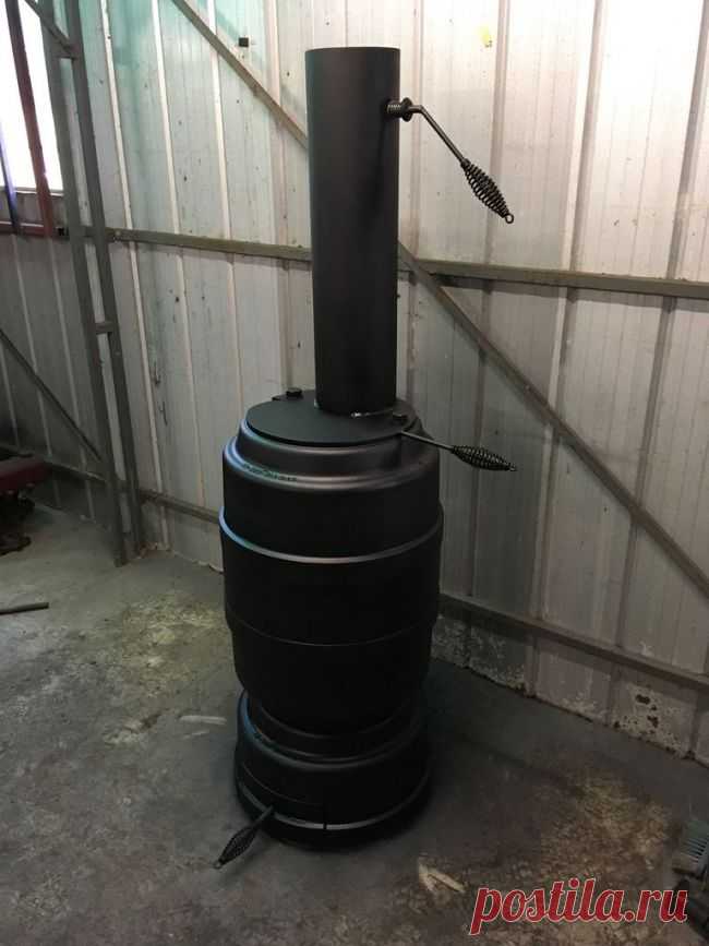 Печь из тормозных барабанов Небольшая статья, как сделать печь из старых тормозных барабанов грузовых автомобилей. Для изготовления печи мастер-самодельщик использовал следующие Инструменты и материалы:-УШМ;-Диски отрезные и шлифовальные;-Сварочный аппарат;-Тиски;-Тормозные барабаны;-Металлический лист;-Металлическая