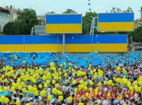 В Днепропетровске прошёл грандиозный парад выпускников.