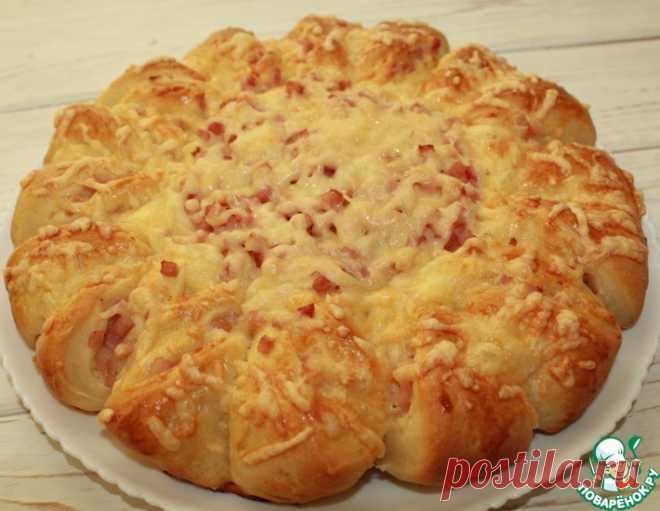 Дрожжевой пирог с ветчиной и сыром – кулинарный рецепт