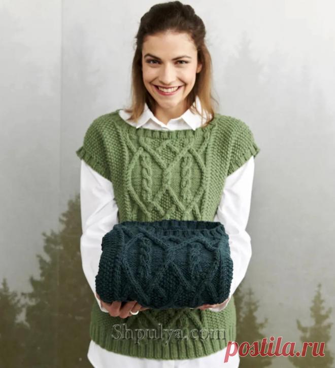 Шерстяной жилет - абсолютный лидер холодного сезона - демонстрирует нам роскошный коллаж из «кос», резинки и жемчужного узора. Особую прелесть модели придает имитация коротких рукавов, подчеркивающая женственную округлость плеч.