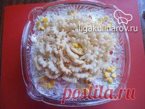 Салат кукурузный с чипсами и крабовыми палочками – рецепт с фото от Лиги Кулинаров, пошаговый рецепт