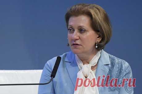 Роспотребнадзор назвал невосприимчивую к коронавирусу группу людей. Глава Роспотребнадзора Анна Попова сообщила, что невосприимчивость к коронавирусной инфекции — это очень большая редкость. Однако существуют случаи, когда человек находится в окружении заболевших, а сам не заражается. По словам Поповой, такое происходит не только с COVID-19.