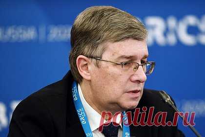 В БРИКС отметили бесперспективность обсуждения кризиса на Украине без России. Посол по особым поручениям МИД, су-шерпа России в БРИКС Павел Князев рассказал, что страны БРИКС хорошо осознают отсутствие смысла каких-либо обсуждений урегулирования кризиса на Украине без участия в них Москвы, отметив, что именно этим западные страны занимались на встрече в Копенгагене 25 июня.