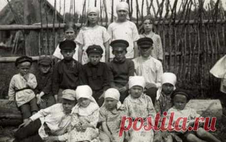 Водь: самый белокурый народ на свете Водь — это древний народ, живущий в Ленинградской области. Водь относится к финно-угорской языковой семье, этнически они очень близки эстонцам и финнам. Водский язык похож на севро-восточные диалекты …