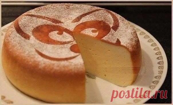 Вкуснейшая запеканка всего из 3-х ингредиентов!

Ингредиенты:

3 яйца
банка сгущенки
500 г творога

Приготовление:

Яйца взбить со сгущенкой, добавить протертый творог, вылить полученную массу в смазанную маслом форму и выпекать до подрумянивания минут 40-45 при температуре 160. Это по рецепту. 

И мои дополнения: 

1. Делала и с творогом 18% с молочной кухни и с Рикоттой 8%, результат похожий. 
2. Первый раз яйца со сгущенкой взбивала миксером, а второй - просто вилкой сл...