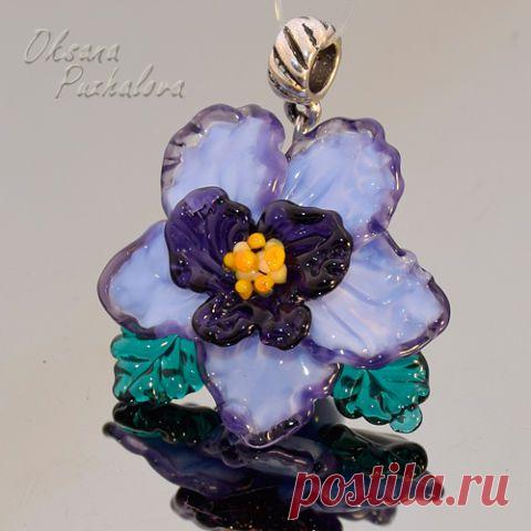 Украшения, выплавленные из стекла. Мастер Оксана Пужалова
