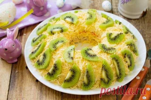 Новогодний салат с курицей и киви — Домашняя кулинария