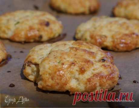 Рецепт картофельного печенья с сыром и грудинкой Рецепт картофельного печенья с сыром и грудинкой от Юлии Высоцкой с фото и видео. Какой бекон и сыр использовать, как долго печенье хранится.